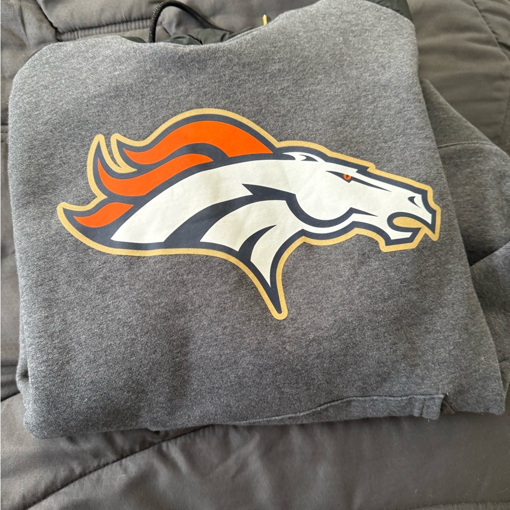 NFL  Denver Broncos  Gray hoodie